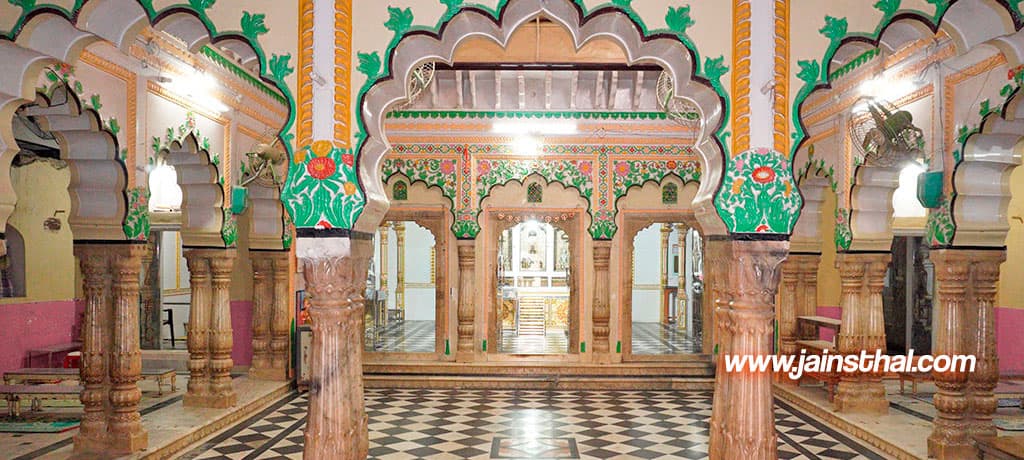 Firozpur Jhirka Chandraparbhu Mandir