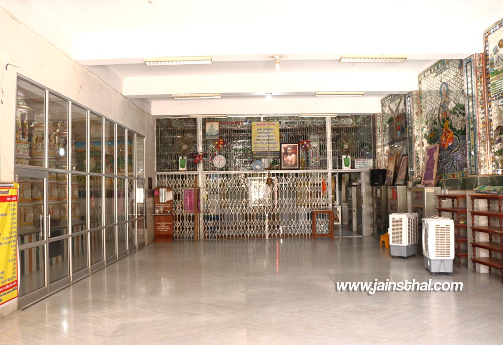 -shree--parshavnath-digambar-jain-atishay-kshetra-jalalabad-.jpg