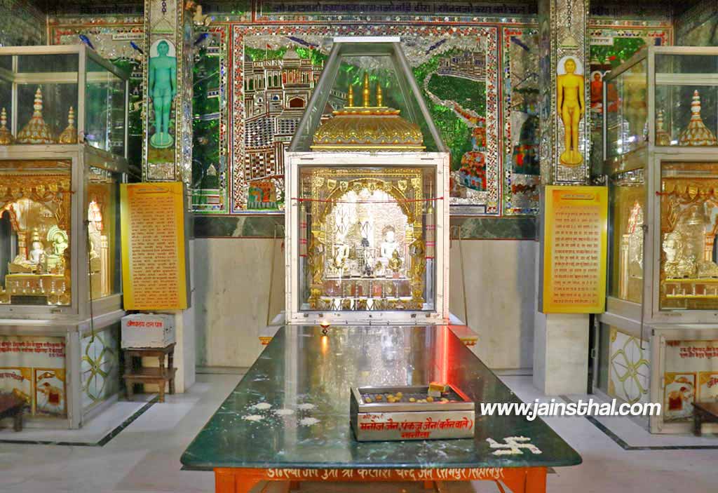 -shree--parshavnath-digambar-jain-atishay-kshetra-jalalabad-.jpg