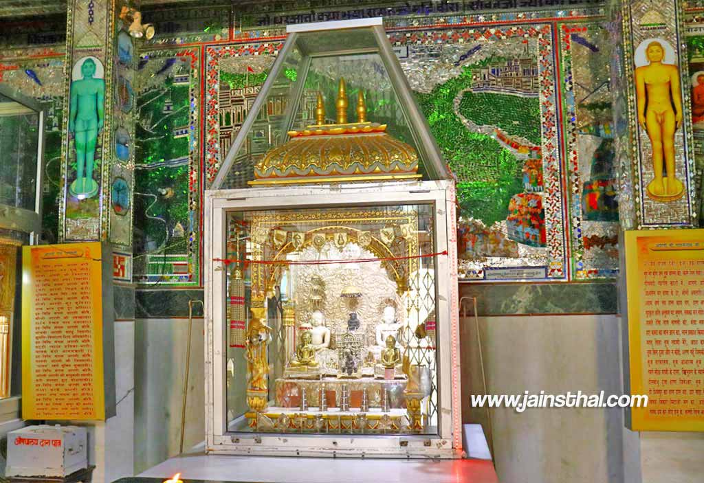 -shree--parshavnath-digambar-jain-atishay-kshetra-jalalabad-.jpg