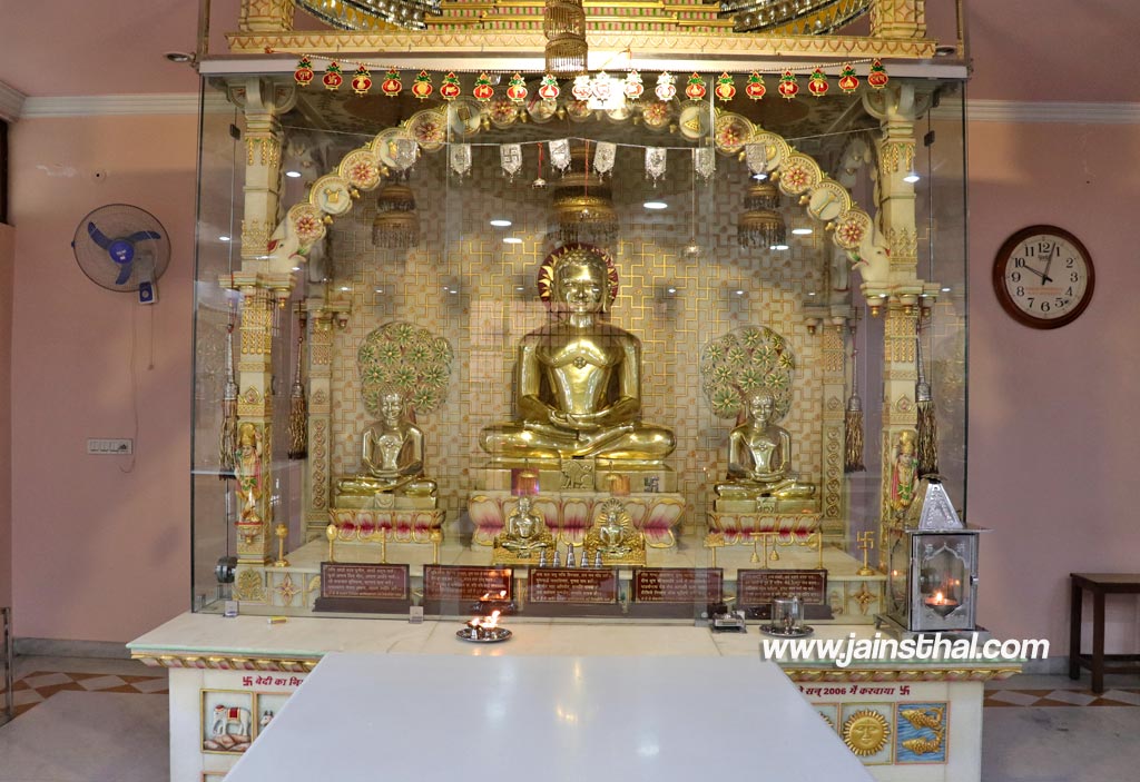 -shree--bhagwan-mahavir-digambar-jain-lal-mandir-.jpg