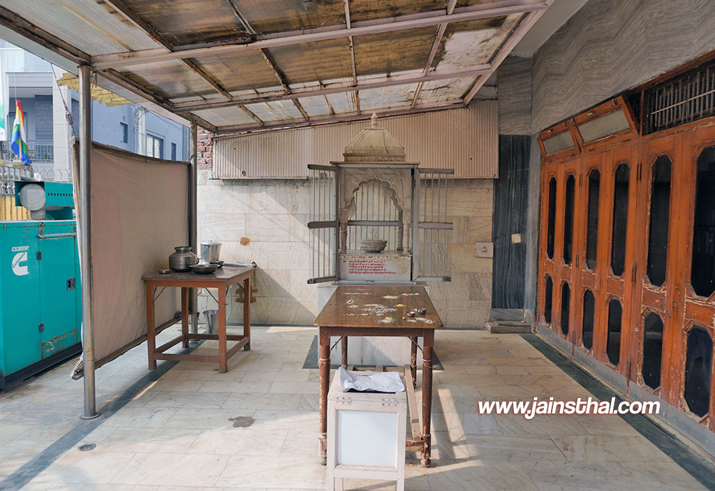 -faridabad-parshwanath-mandir-sector-.jpg