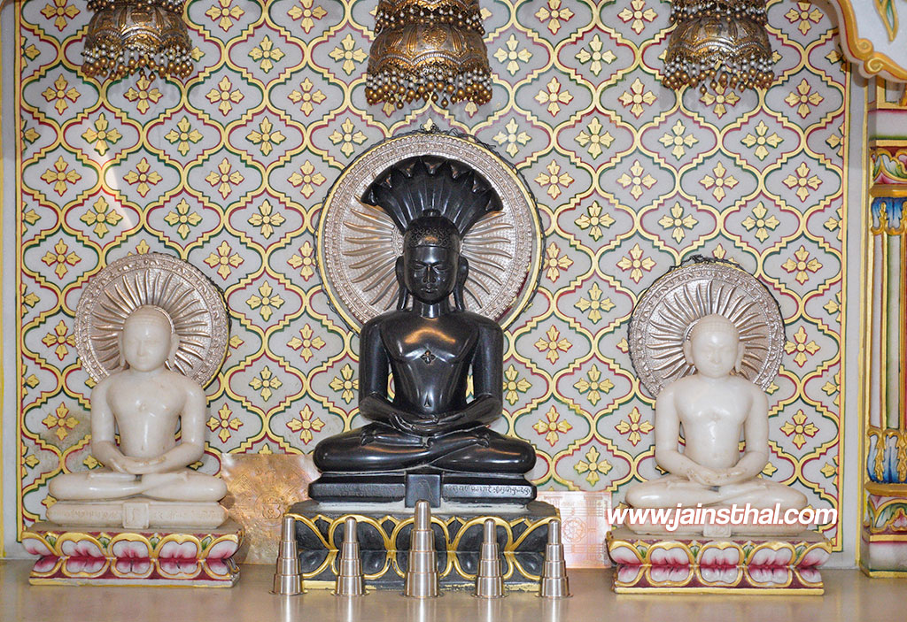 -bhatgaon-digambar-jain-mandir-.jpg