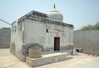 -parshvanath-jain-mandir-mandikhera-.jpg