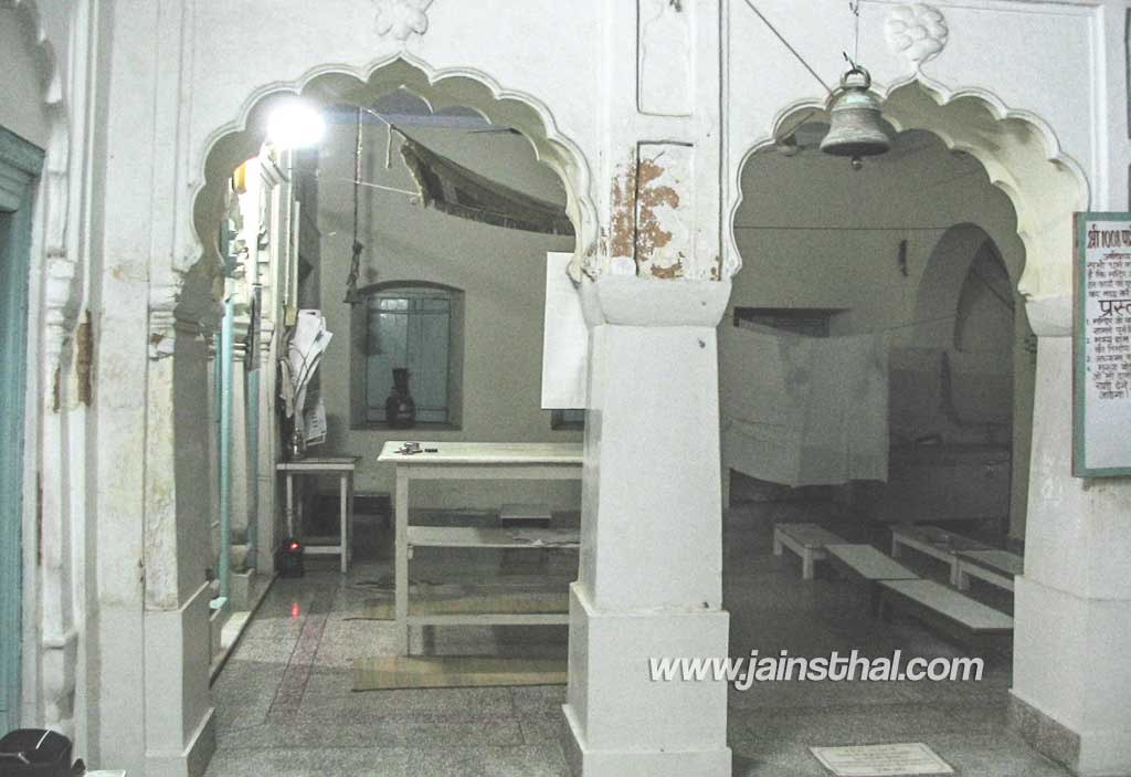 -buria-jain-mandir-old-hall-.jpg