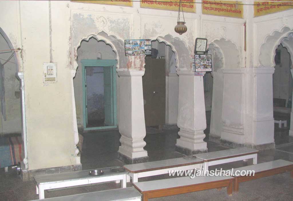 -buria-jain-mandir-old-hall-.jpg